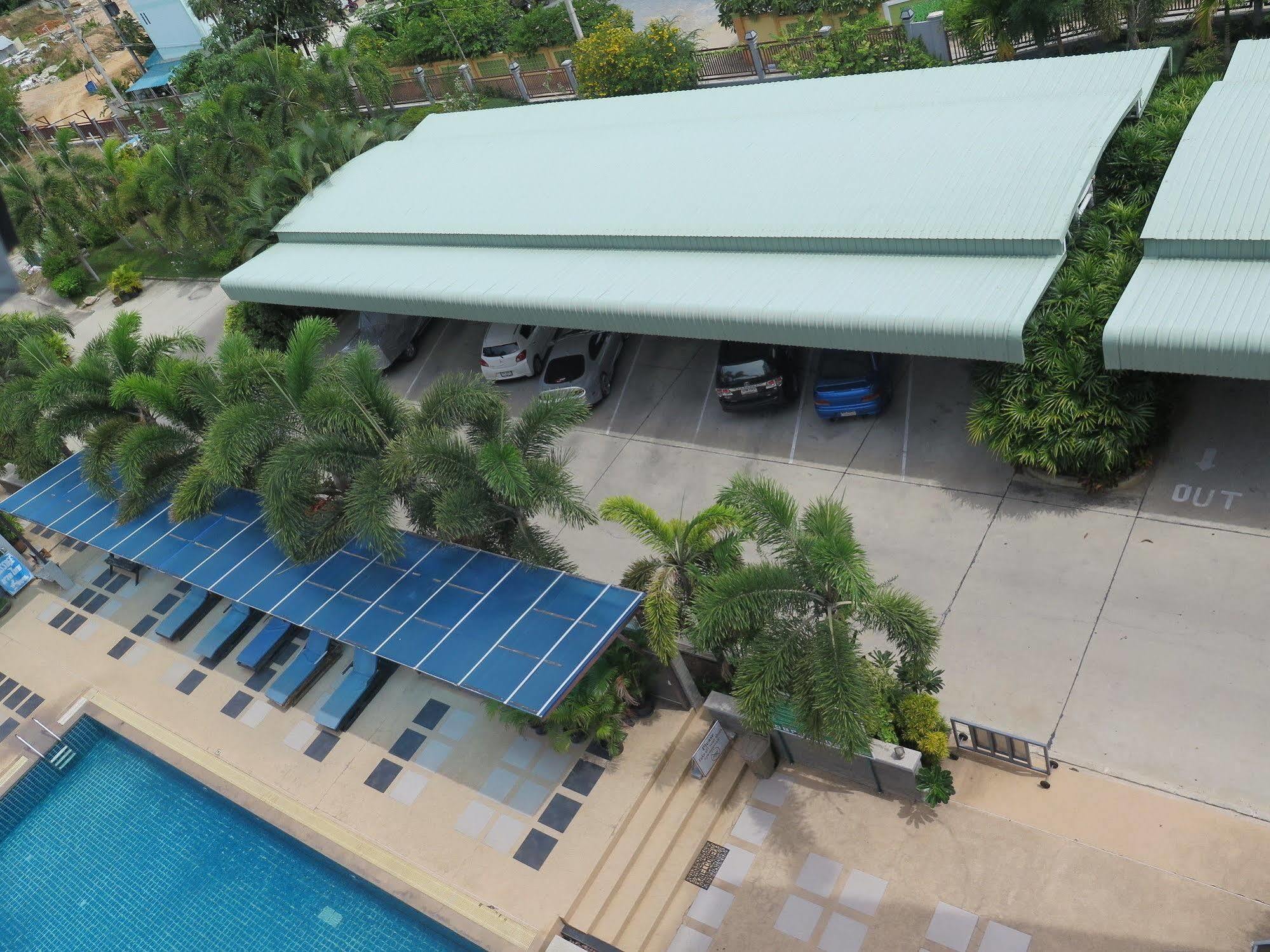 Oyo 829 Royal Thai Residence جومتين بيتش المظهر الخارجي الصورة